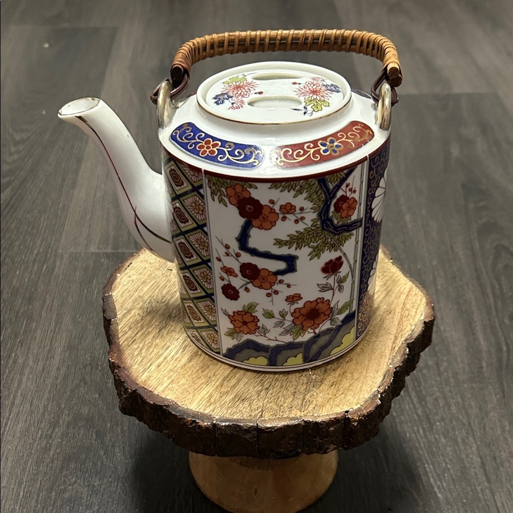 Vintage Imari Ware Japanese porcelain Teapot